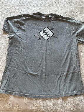 End Zone Outdoors Comfort Colors Men's Gray Graphic Tee with Center Logo